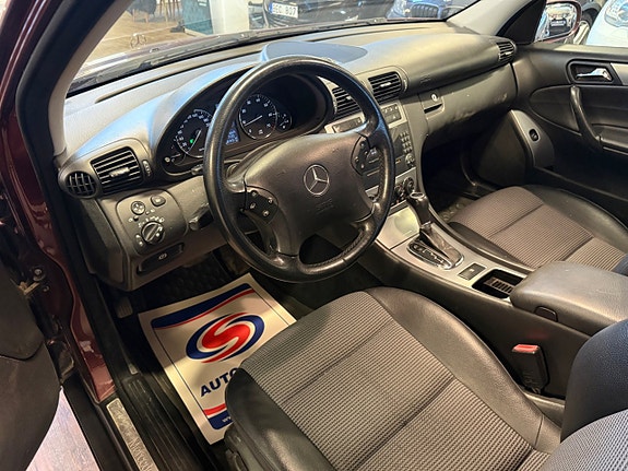 Mercedes-Benz C280 5 of 12