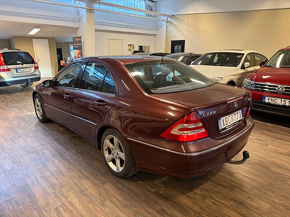 Mercedes-Benz C280 2 of 12