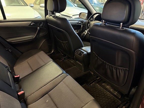 Mercedes-Benz C280 7 of 12