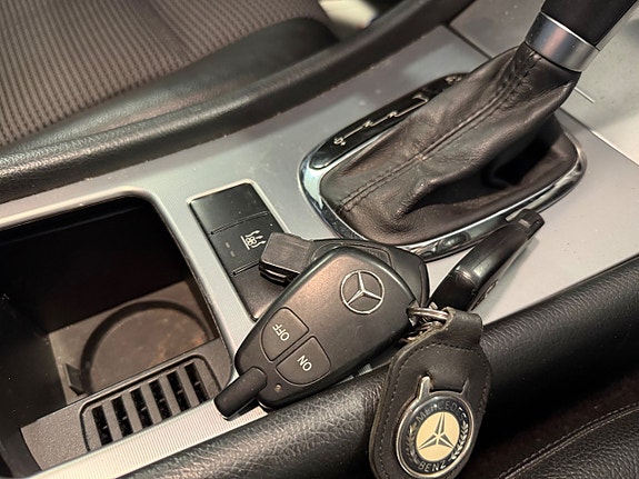 Mercedes-Benz C280 10 of 12