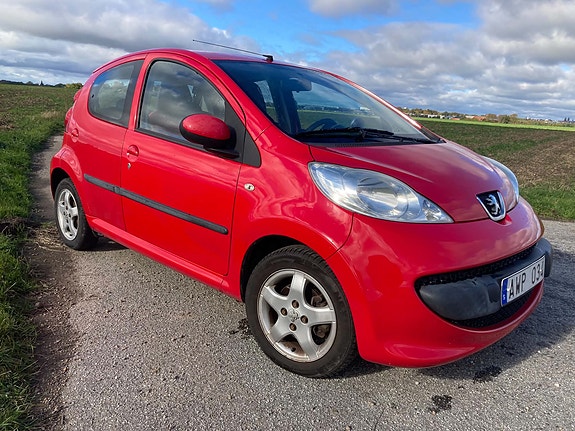 Peugeot 107 3 of 11