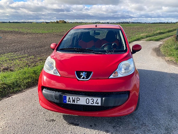 Peugeot 107 2 of 11