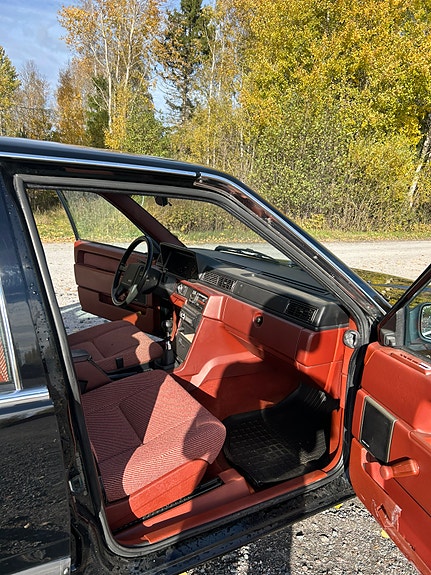 Volvo 740 6 of 8