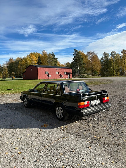 Volvo 740 3 of 8