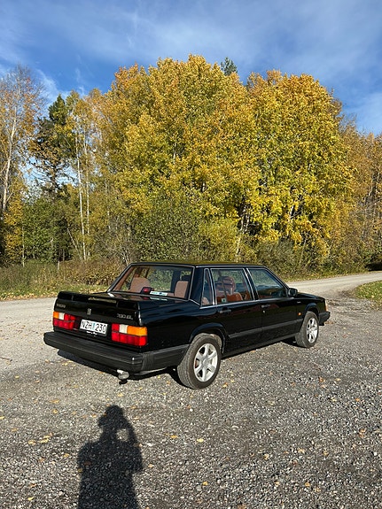 Volvo 740 2 of 8