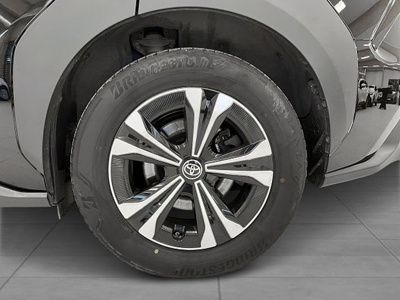 Toyota bZ4X 17 of 18