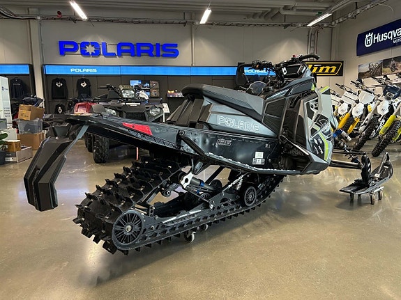 Polaris INDY XCR 9R 136" 7S El-start 3 of 4