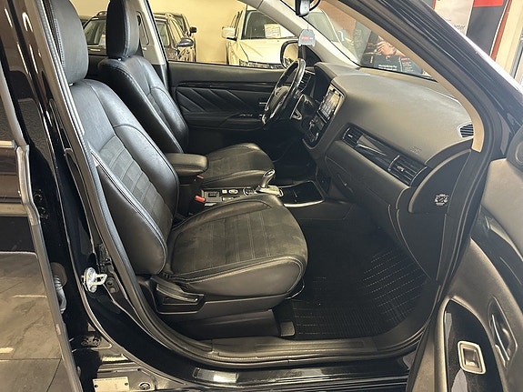 Mitsubishi Outlander 18 of 23