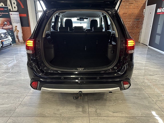 Mitsubishi Outlander 16 of 23
