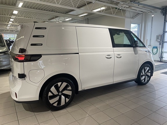 Volkswagen ID. Buzz 3 of 7