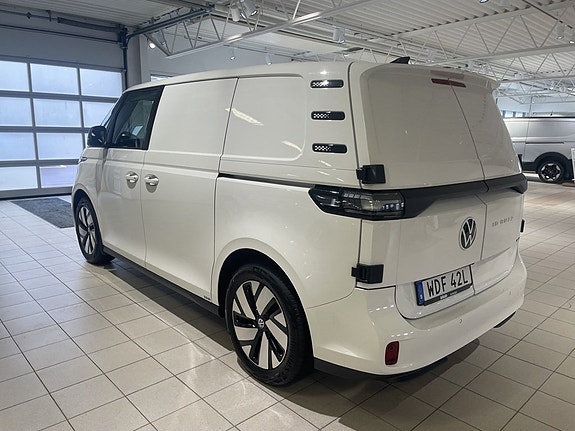 Volkswagen ID. Buzz 2 of 7