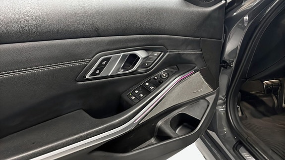 BMW 320 11 of 12
