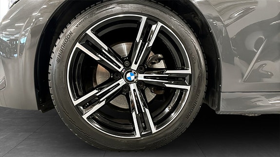 BMW 320 9 of 12