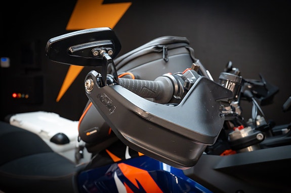 KTM 1290 Super Adventure R 19 of 23