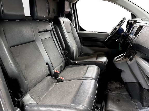 Peugeot e-Expert 16 of 17