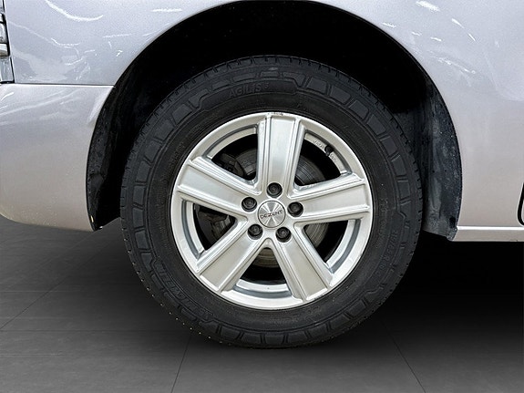 Peugeot e-Expert 5 of 17