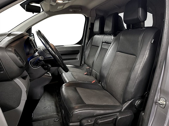 Peugeot e-Expert 7 of 17