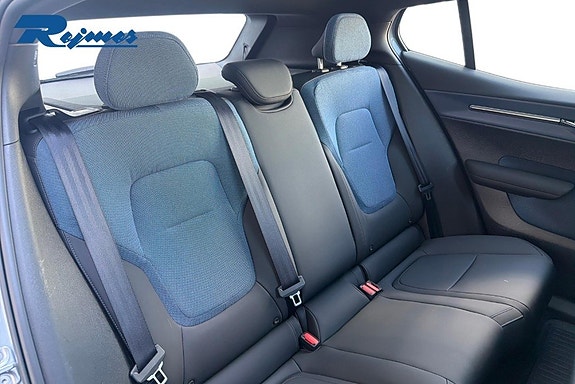 Volvo EX30 15 of 19