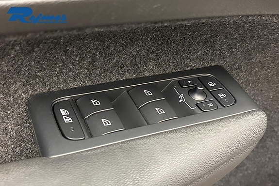 Volvo XC40 17 of 28