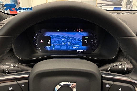 Volvo XC40 8 of 28