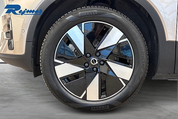 Volvo XC40 26 of 28