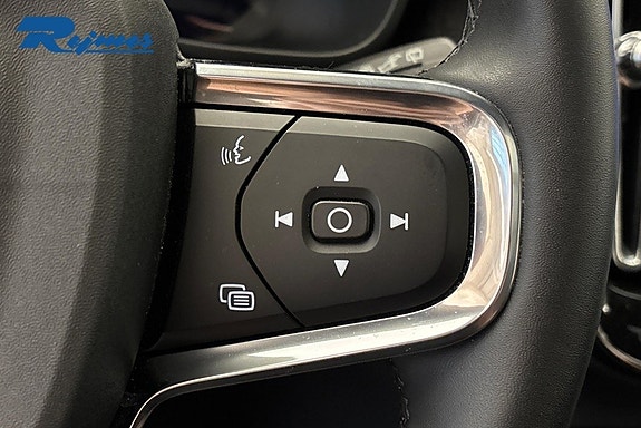 Volvo XC40 11 of 28