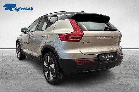 Volvo XC40 4 of 28
