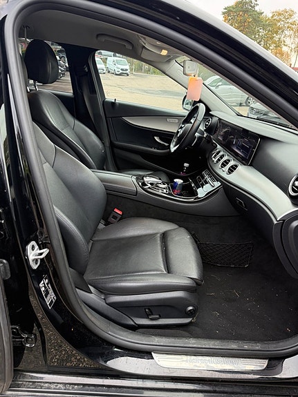 Mercedes-Benz E220 6 of 12