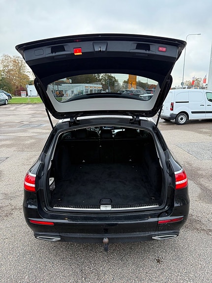 Mercedes-Benz E220 10 of 12