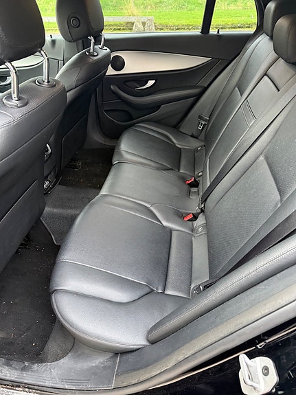 Mercedes-Benz E220 8 of 12