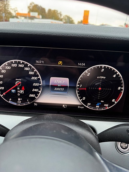 Mercedes-Benz E220 12 of 12