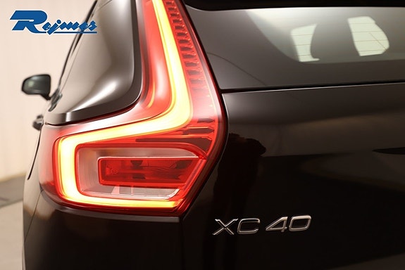 Volvo XC40 15 of 23
