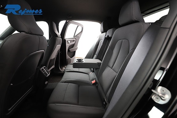 Volvo XC40 9 of 23