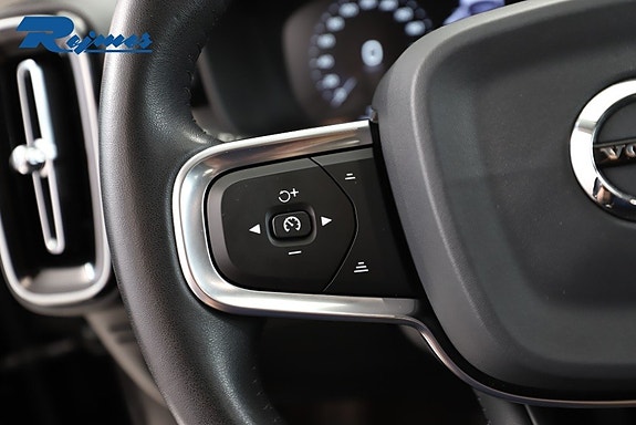 Volvo XC40 11 of 28