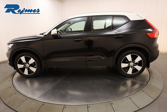 Volvo XC40 3 of 28