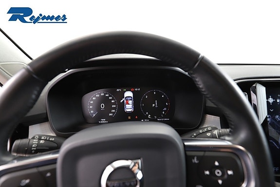 Volvo XC40 9 of 28