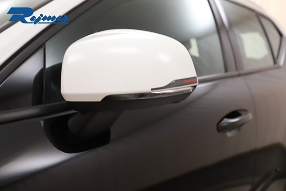 Volvo XC40 14 of 28