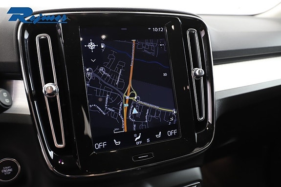 Volvo XC40 10 of 28