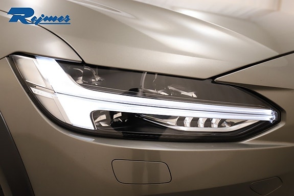 Volvo V90 Cross Country 20 of 23