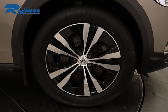Volvo V90 Cross Country 12 of 23