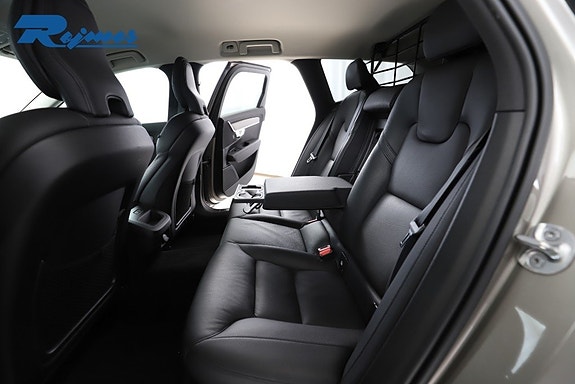 Volvo V90 Cross Country 9 of 23