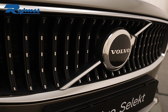 Volvo V90 Cross Country 21 of 23