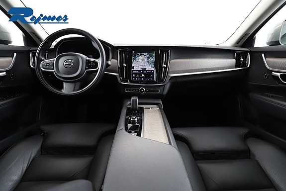 Volvo V90 Cross Country 2 of 23