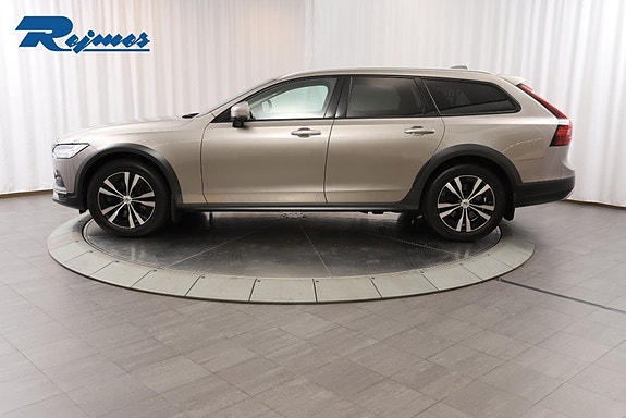 Volvo V90 Cross Country 3 of 23