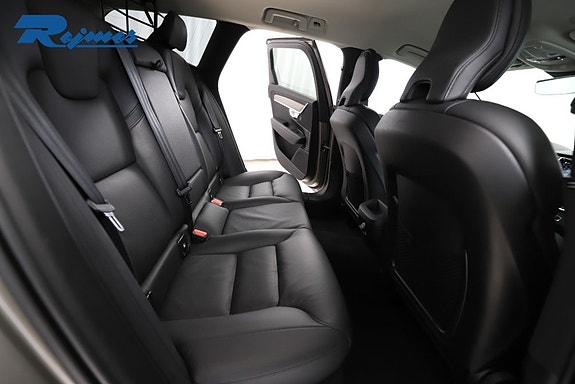 Volvo V90 Cross Country 10 of 23