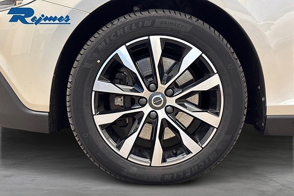 Volvo V40 Cross Country 20 of 20