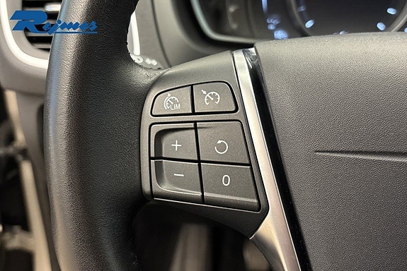 Volvo V40 Cross Country 10 of 20