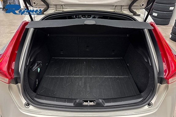 Volvo V40 Cross Country 15 of 20
