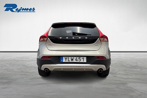 Volvo V40 Cross Country 18 of 20