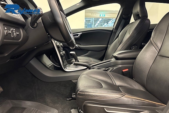 Volvo V40 Cross Country 6 of 20